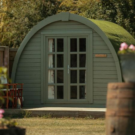Glamping In Wiltshire The Green Knoll Is A Charm Chippenham  Exterior photo