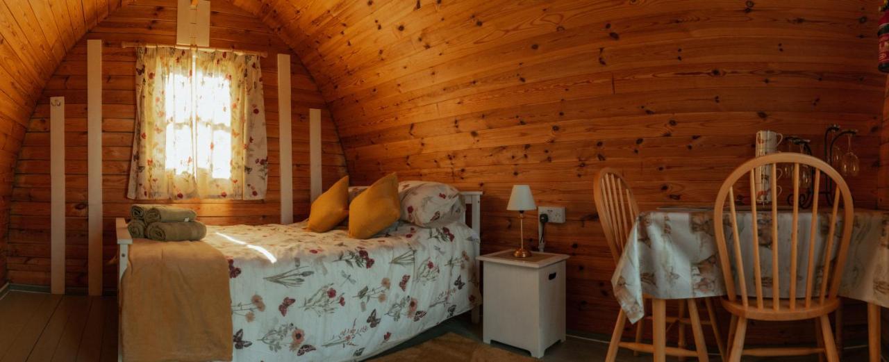 Glamping In Wiltshire The Green Knoll Is A Charm Chippenham  Exterior photo